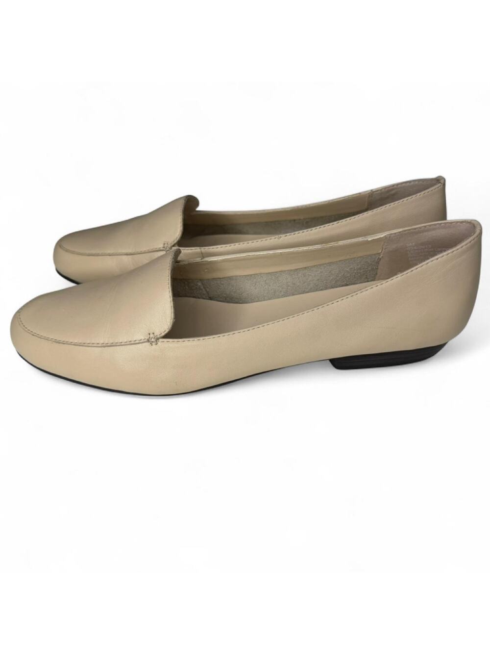 Quiet Luxury Coastal Chic St. John’s Bay All Leather Nude Loafers Size 9M